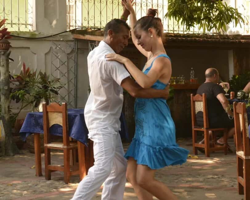 Santo Domingo: Bachata or Salsa Dance Classes - The Music-First Method: How Timing Starts Clicking