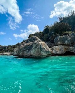 Santo Domingo: Bahía de las Aguilas Beach Paradise - La Virgen Spa and the first river swim: cold water, good photos