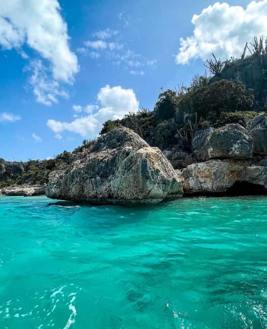 Santo Domingo: Bahía de las Aguilas Beach Paradise - La Virgen Spa and the first river swim: cold water, good photos