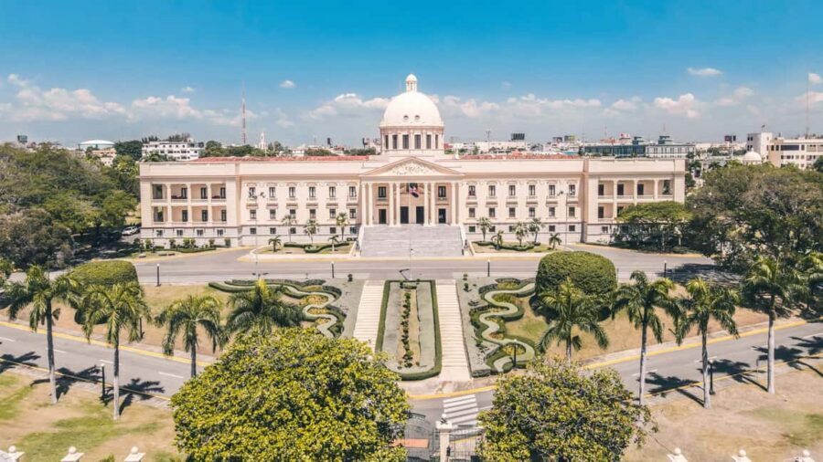 Santo Domingo: Colonial Zone, 3 Eyes, Cave Cable Car Tour - Faro a Colón to Teleférico: that bird’s-eye look at daily life