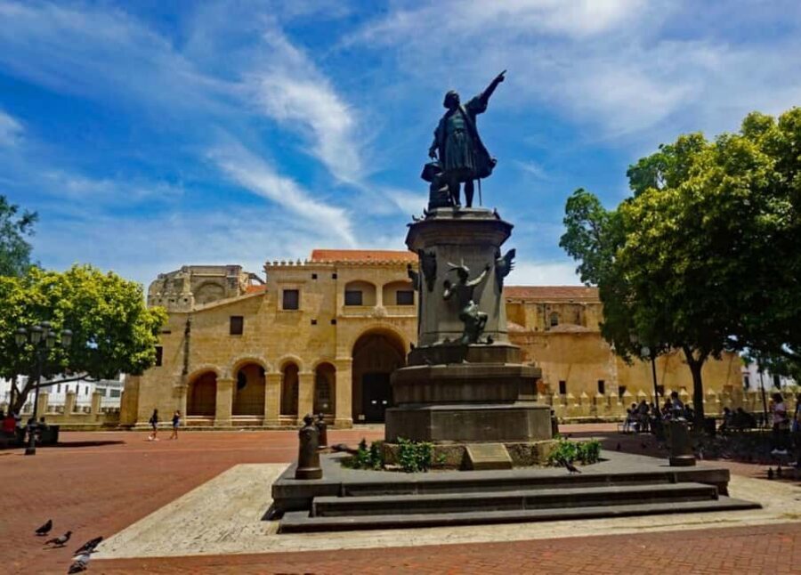 Santo Domingo: Colonial Zone Walking Tour with Tastings - Larimar workshop visit: seeing how a Dominican-only stone becomes jewelry