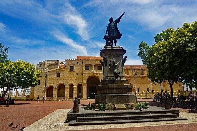 Santo Domingo Cultural Tour - Colonial Zone Classics: Pantheon and Royal Palaces Up Close