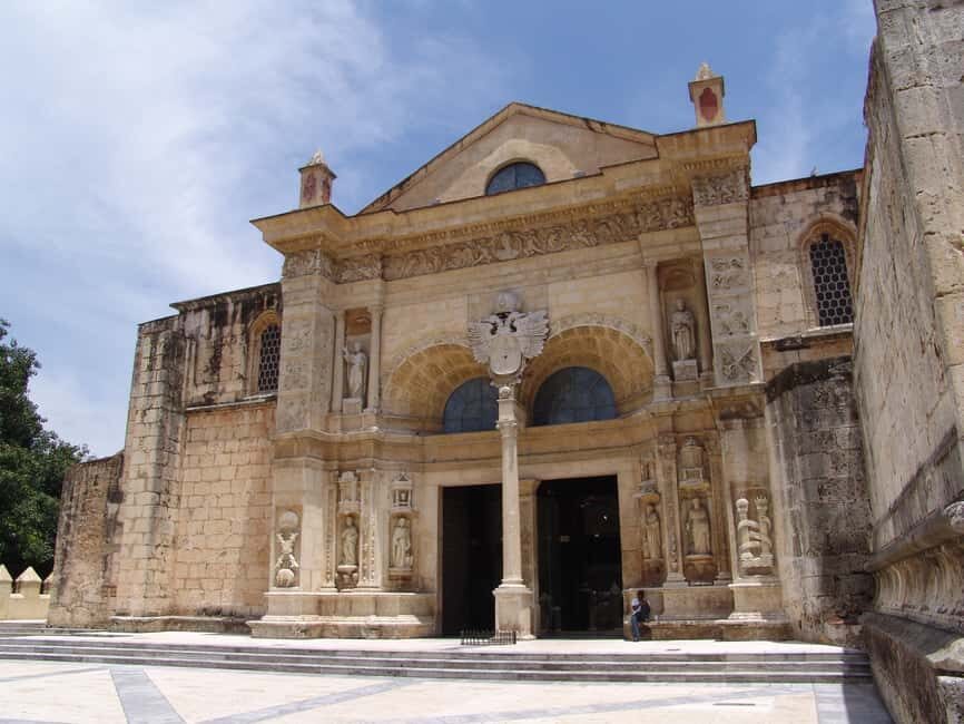 Santo Domingo: Historical City Tour - Zona Colonial on foot: why this tour starts in the right place