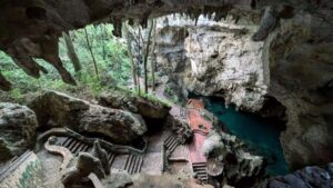 Santo Domingo: Los Tres Ojos, Boca Chica & More - La Caleta Underwater National Park: Clear Water Time and a Jump-Off Option