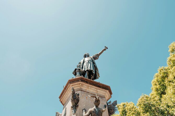Santo Domingo Small Group Walking Tour: Beer and Specialty Coffee - Calle Las Damas and Plaza de España: Where the Old City Feels Intact