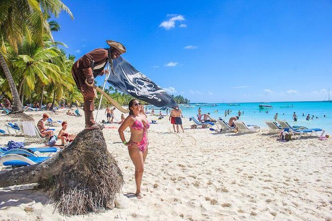 Saona Island Excursion from Bayahibe - The Photo and Souvenir Reality on Saona (How to Stay Happy)