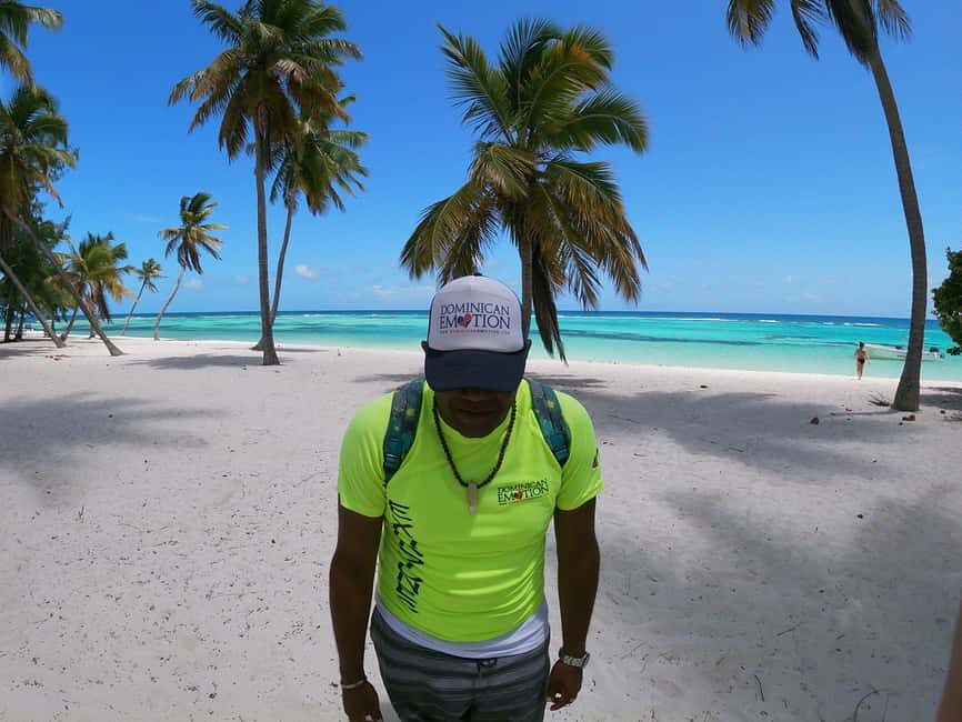 Saona Special Tour: Four Beaches & Canto Experience - Saona Paradise VIP beach: sunbeds, bathrooms, and a proper buffet at noon