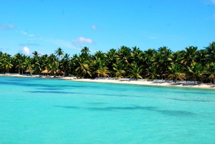 Saona Special Tour: Four Beaches & Canto Experience - Mano Juan, the only inhabited Saona spot: use your 30–40 minutes well