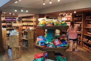 Shopping Tour In Don Lucas Cigar Factory, Rum tasting, Cocoa factory, Souvenirs - Inside the Don Lucas stop: tobacco museum, history, and what to expect