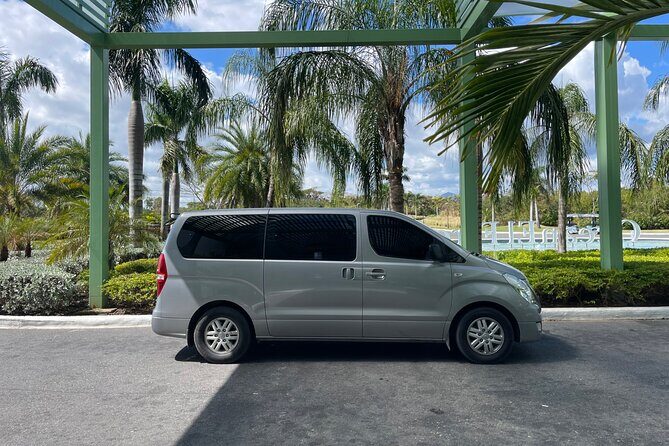 Traslados Aeroepuerto/Hoteles en Punta Cana y Bavaro - Comfort and Reliability: What the Best Reviews Emphasize