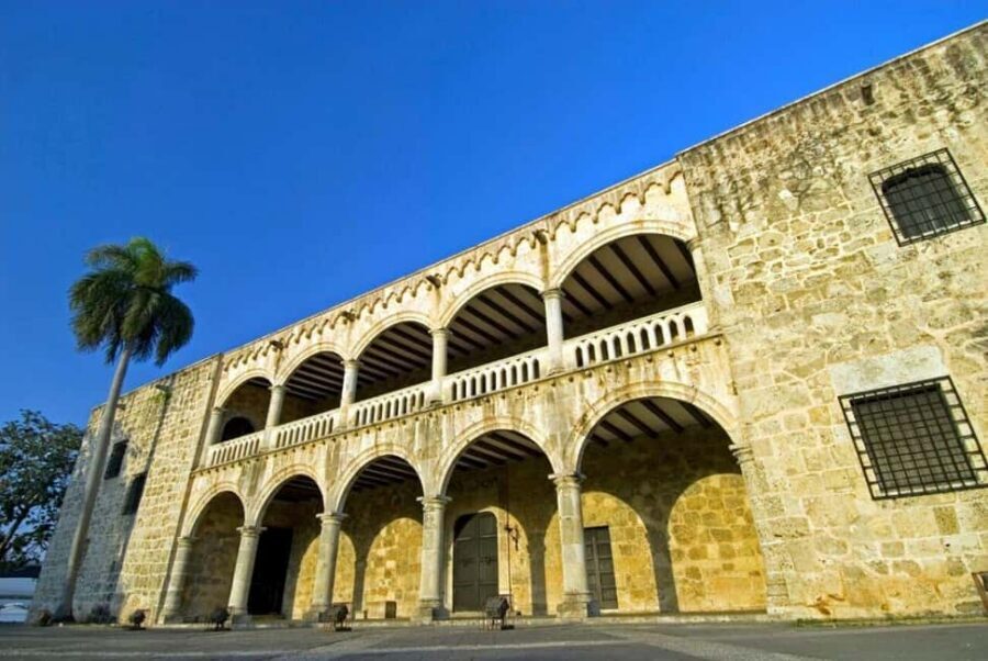 Zona Colonial: Recorrido Histórico con Chocolate y Mamajuana - Starting at the Reloj del Sol: fast orientation in Santo Domingo’s Colonial Zone